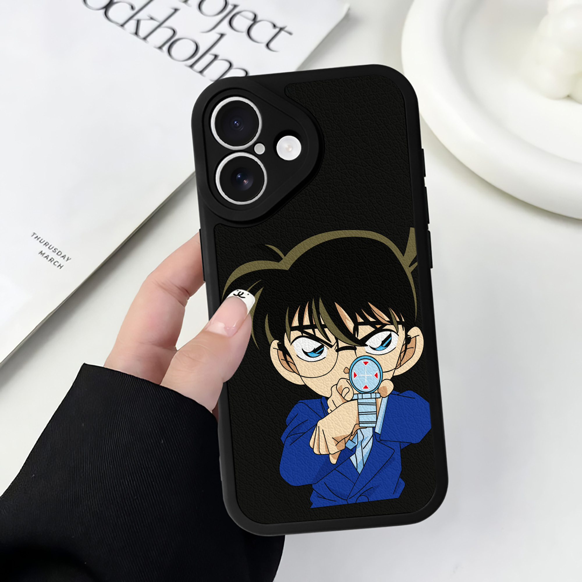 （画像用） 名探偵コナン 江戸川 コナン Detective Conan Conan Edogawa 【iPhone 16シリーズ対応】シリコンスマホケース（レザー調） 材質：シリコン